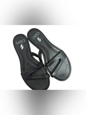 SARTO By Franco Sarto Black Crossover leather Sandals